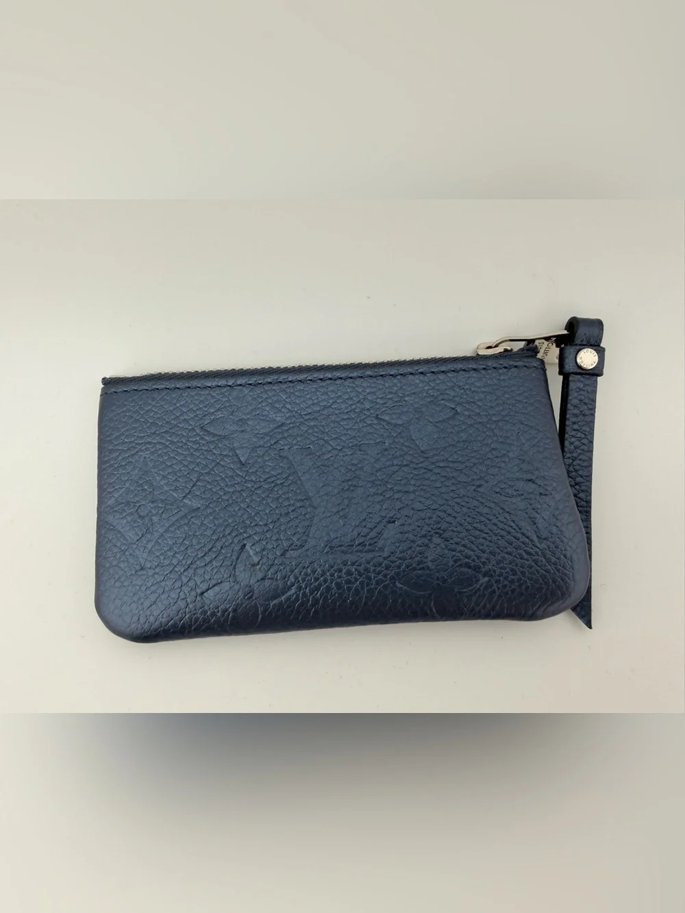 AUTHENTIC Louis Vuitton Key Cles Embossed Monogram Navy Nacre